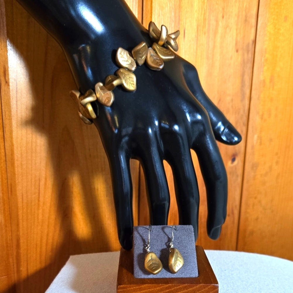 Gold Glass Leaf Stretch Bracelet & Earrings Set